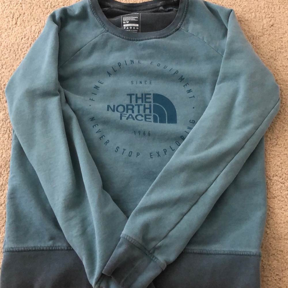the north face sweatshirt women’s M